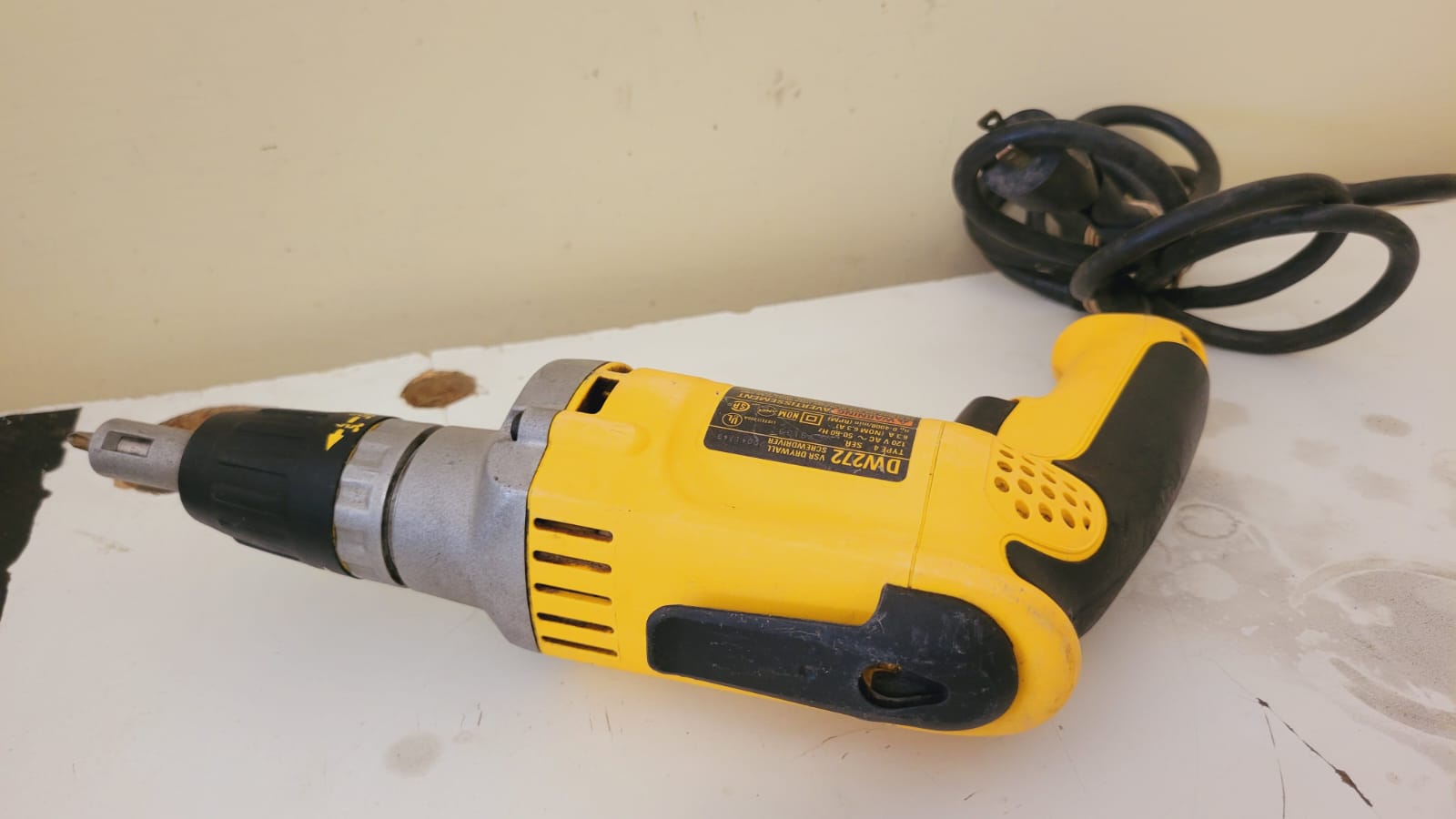 Pijadora atornillador DeWalt modelo DW272