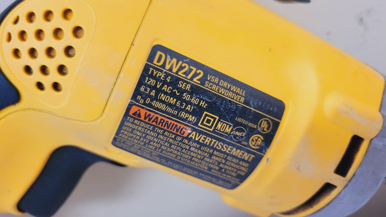 Pijadora atornillador DeWalt modelo DW272