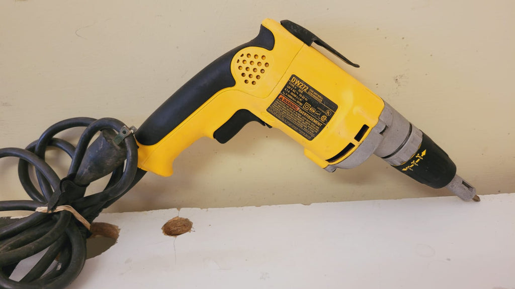 Pijadora atornillador DeWalt modelo DW272