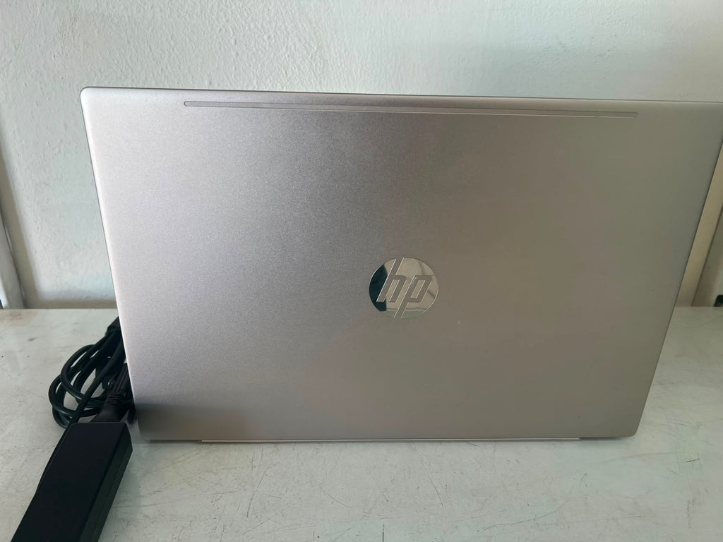 HP PAVILION LAPTOP 15-CW1012LA (USADA BUENAS CONDICIONES )