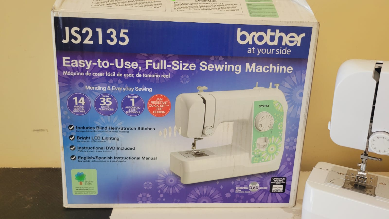 Maquina de coser Brother MODELO JS2135 con caja