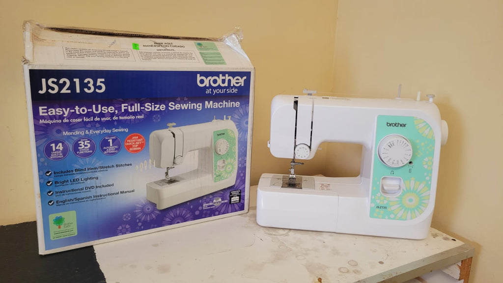 Maquina de coser Brother MODELO JS2135 con caja