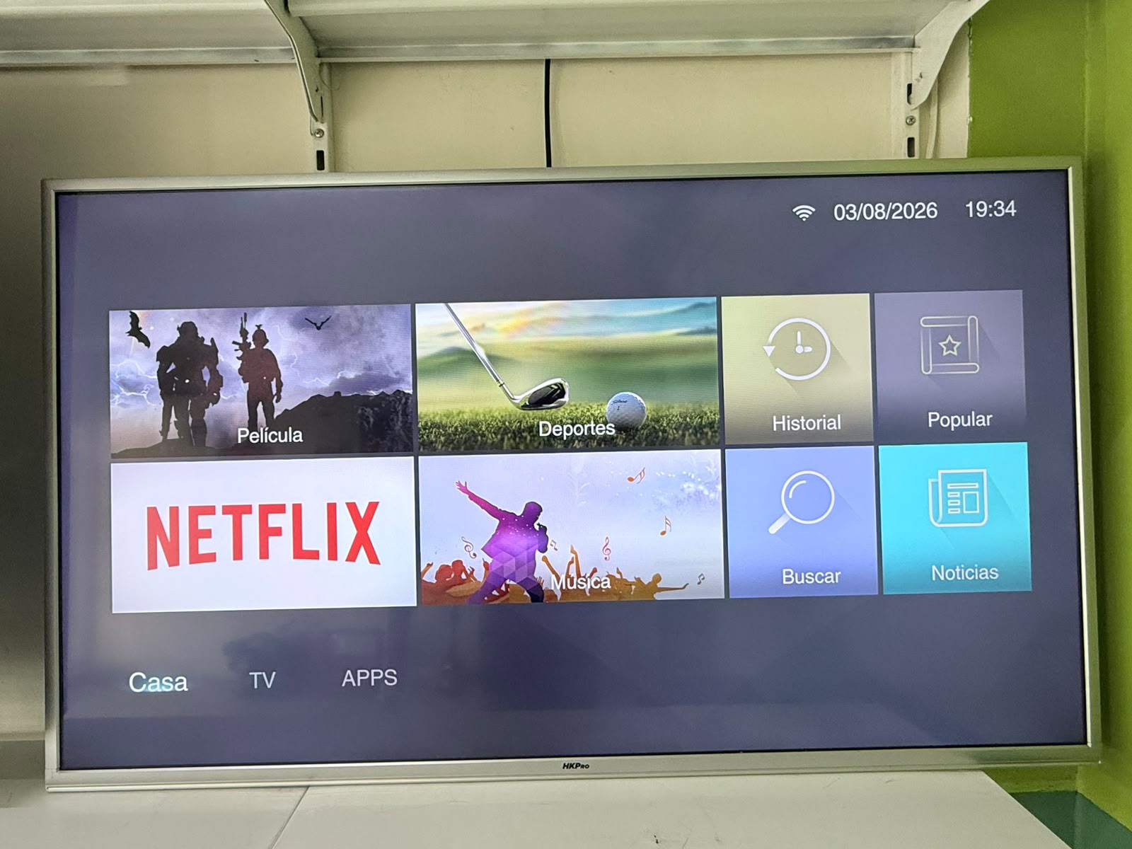 Smart TV HKPro 55" – Netflix y YouTube Integrados