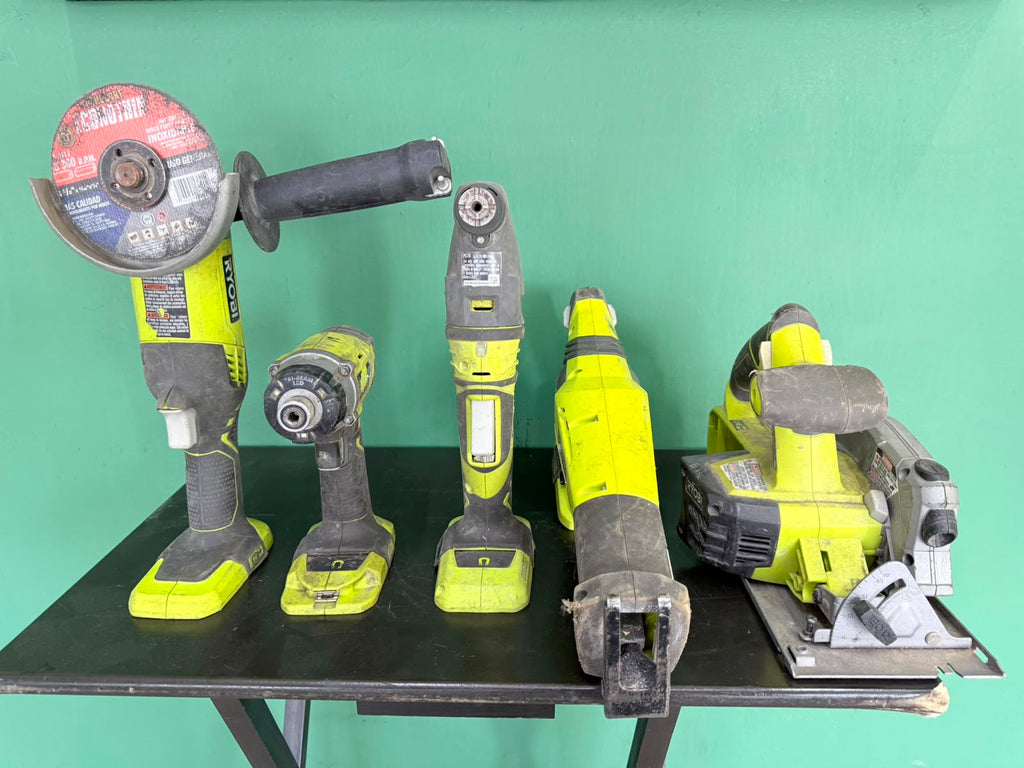 Kit de Herramientas Inalámbricas RYOBI ONE+ 18V – 5 Herramientas + Cargador + 2 Baterías