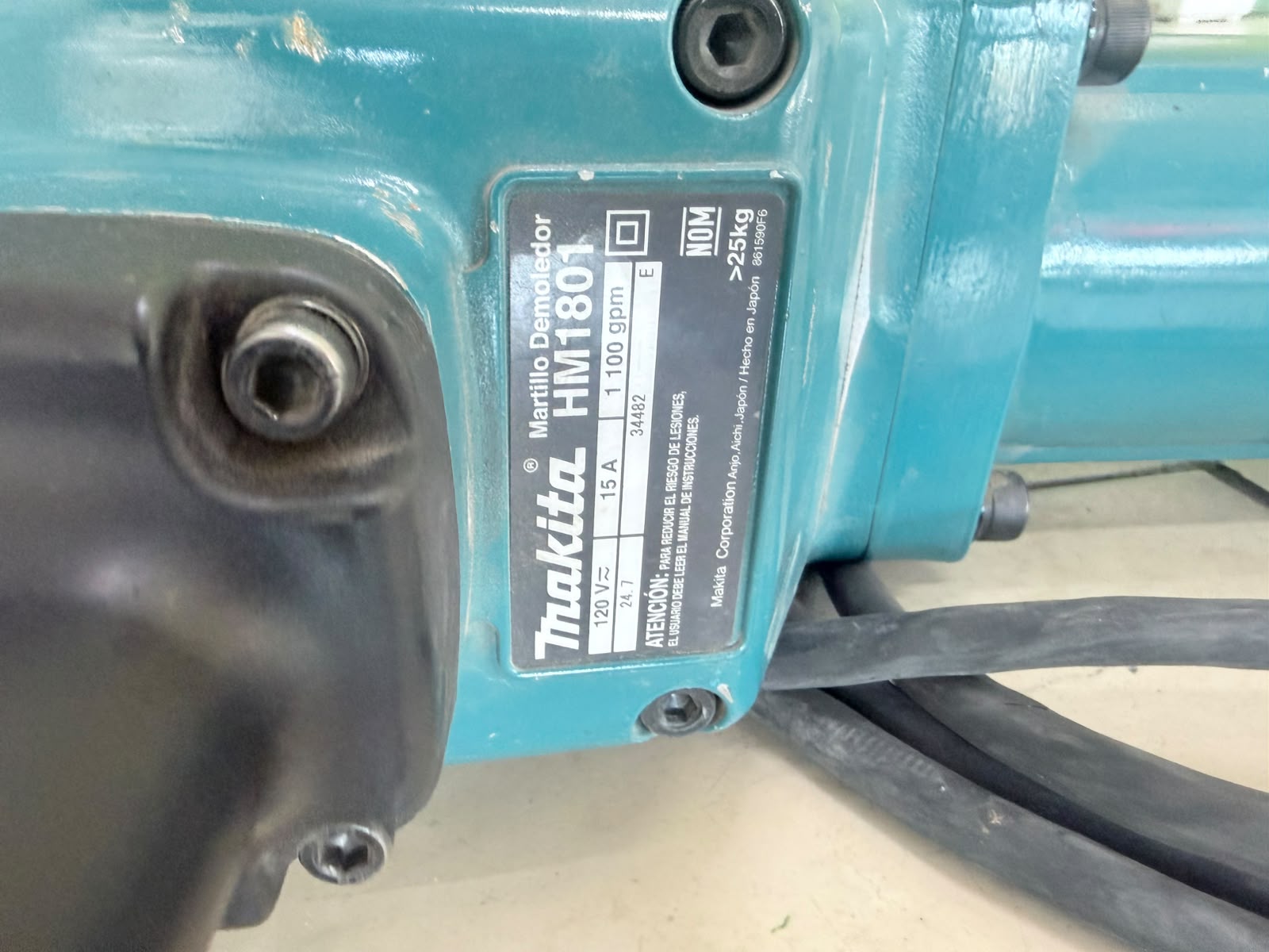Martillo Demoledor Makita HM1801 – 120V | 15A | 1,100 gpm