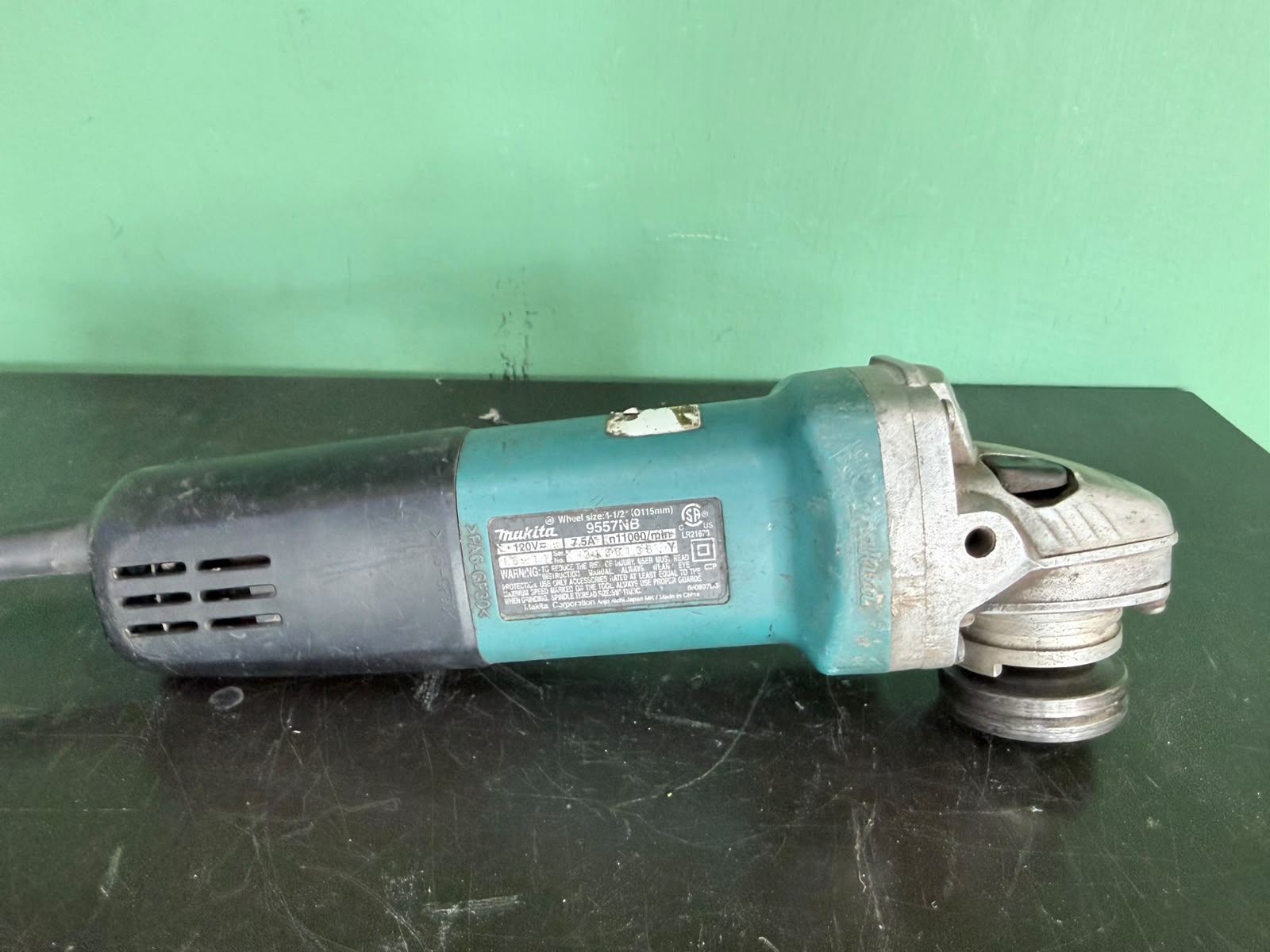 Amoladora Angular Makita 9557NB 4.5" (Usada)