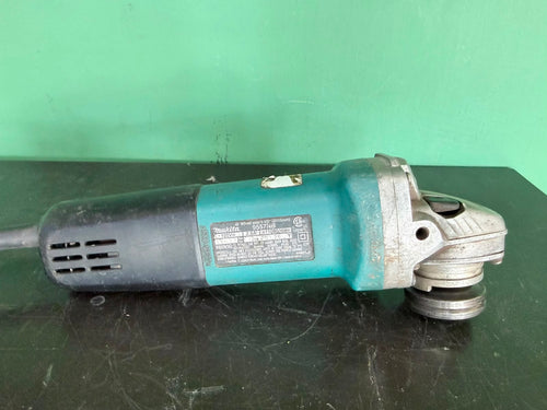Amoladora Angular Makita 9557NB 4.5" (Usada)