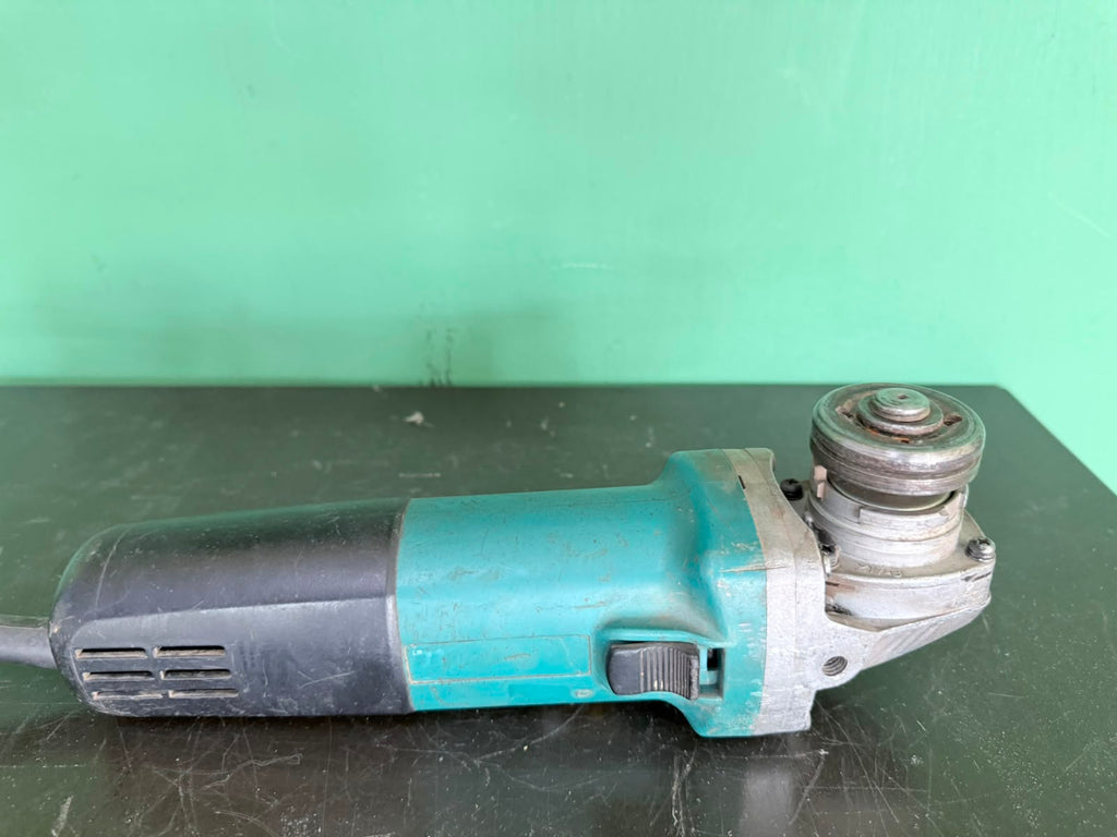Amoladora Angular Makita 9557NB 4.5" (Usada)