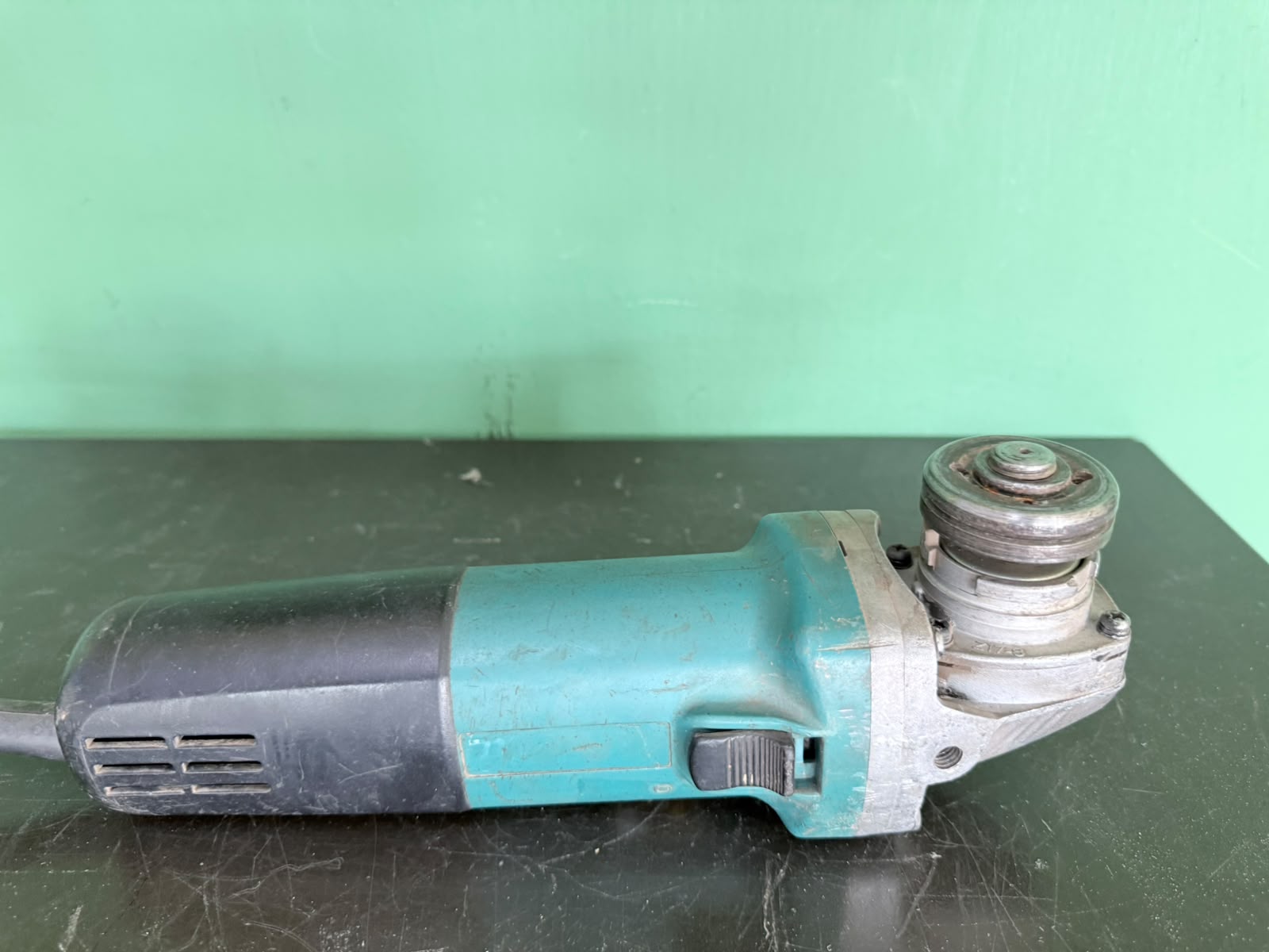 Amoladora Angular Makita 9557NB 4.5" (Usada)