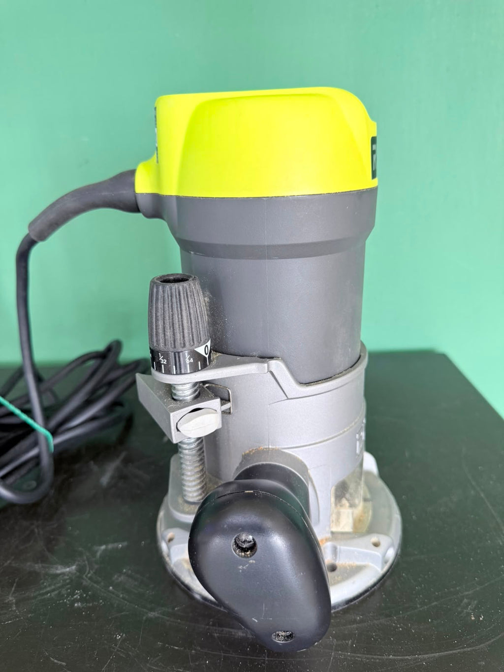 Router Fresadora Ryobi R163G (Usado)