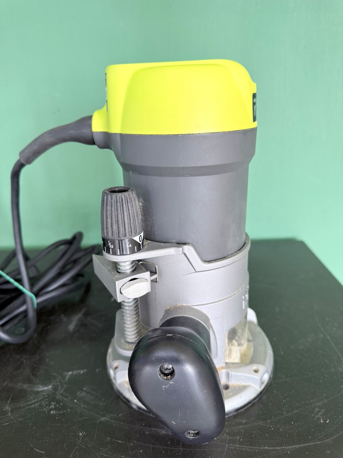 Router Fresadora Ryobi R163G (Usado)