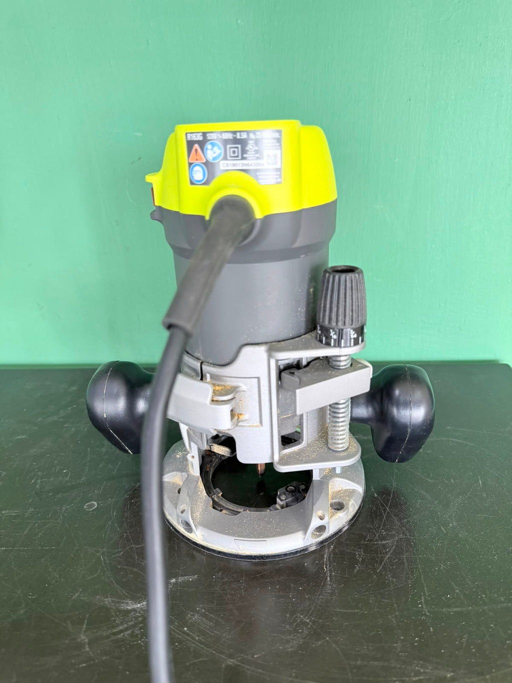 Router Fresadora Ryobi R163G (Usado)