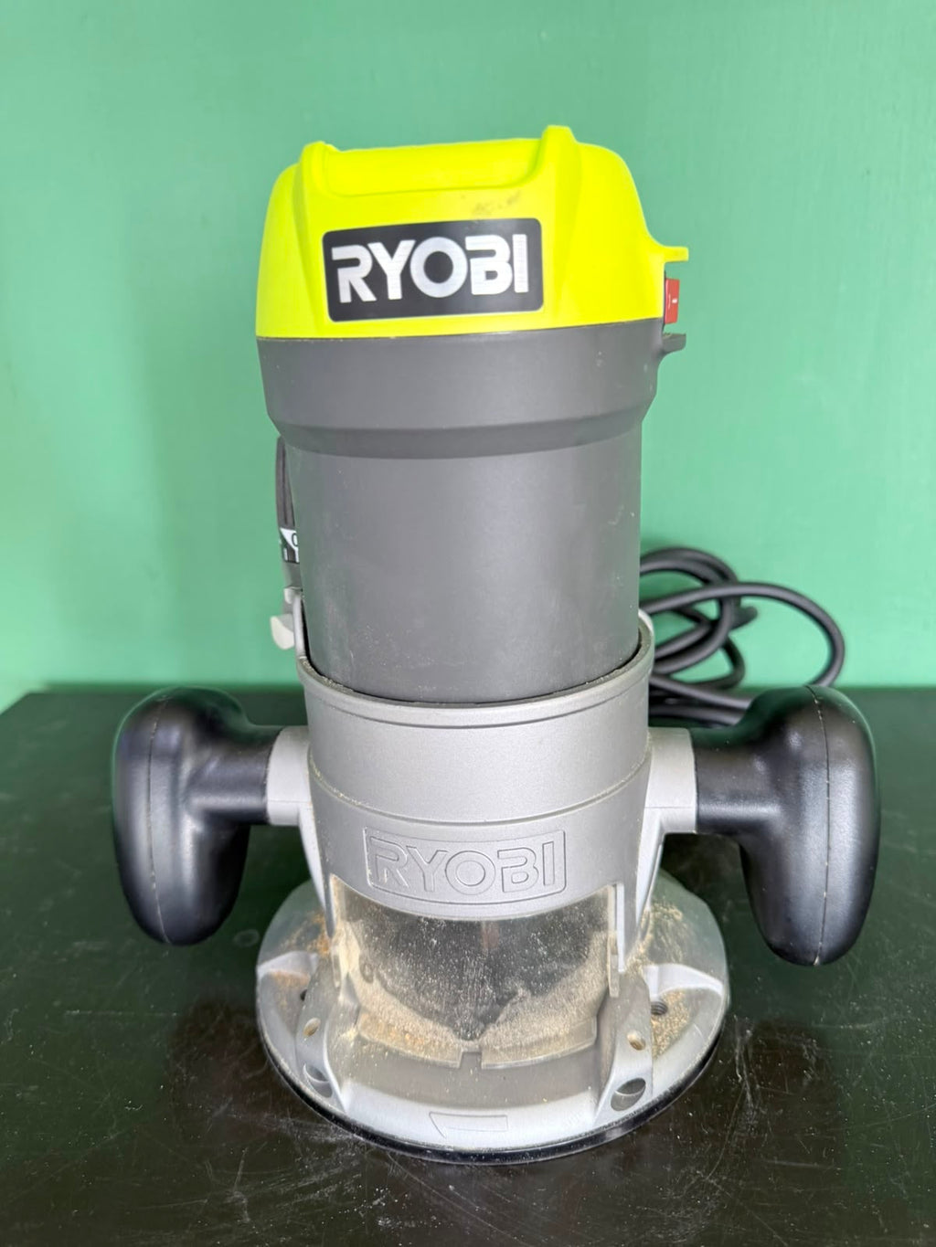 Router Fresadora Ryobi R163G (Usado)
