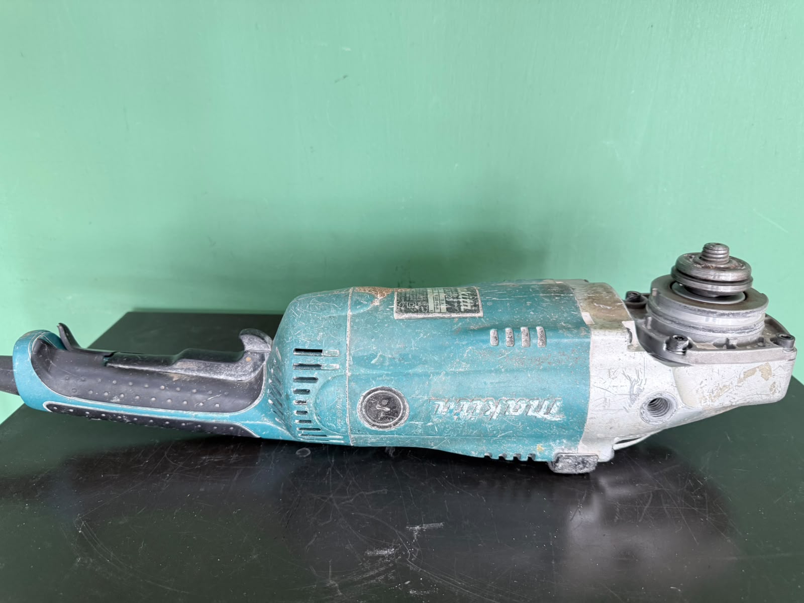 Amoladora Angular Makita GA7020 7" (Usada)