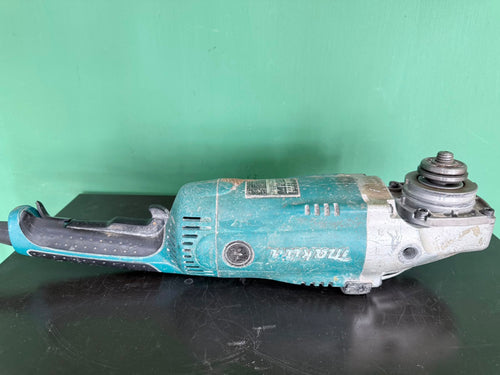 Amoladora Angular Makita GA7020 7" (Usada)