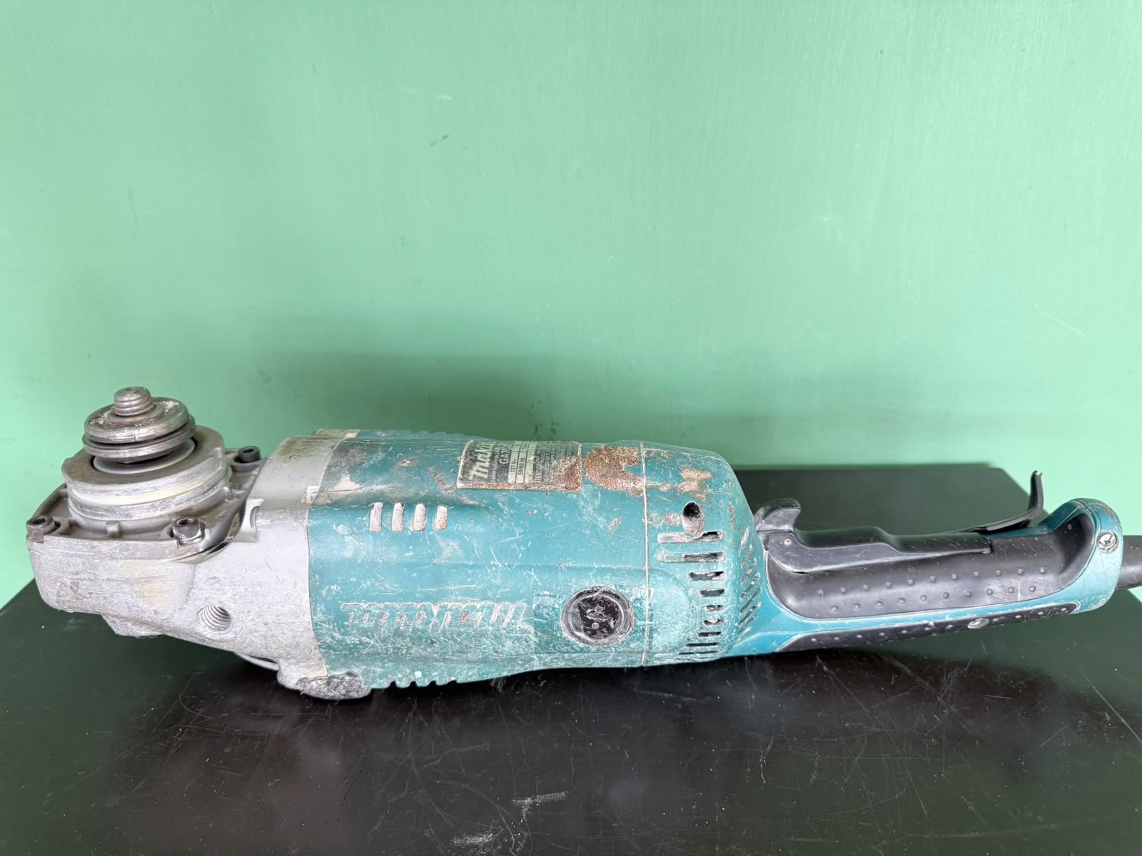Amoladora Angular Makita GA7020 7" (Usada)