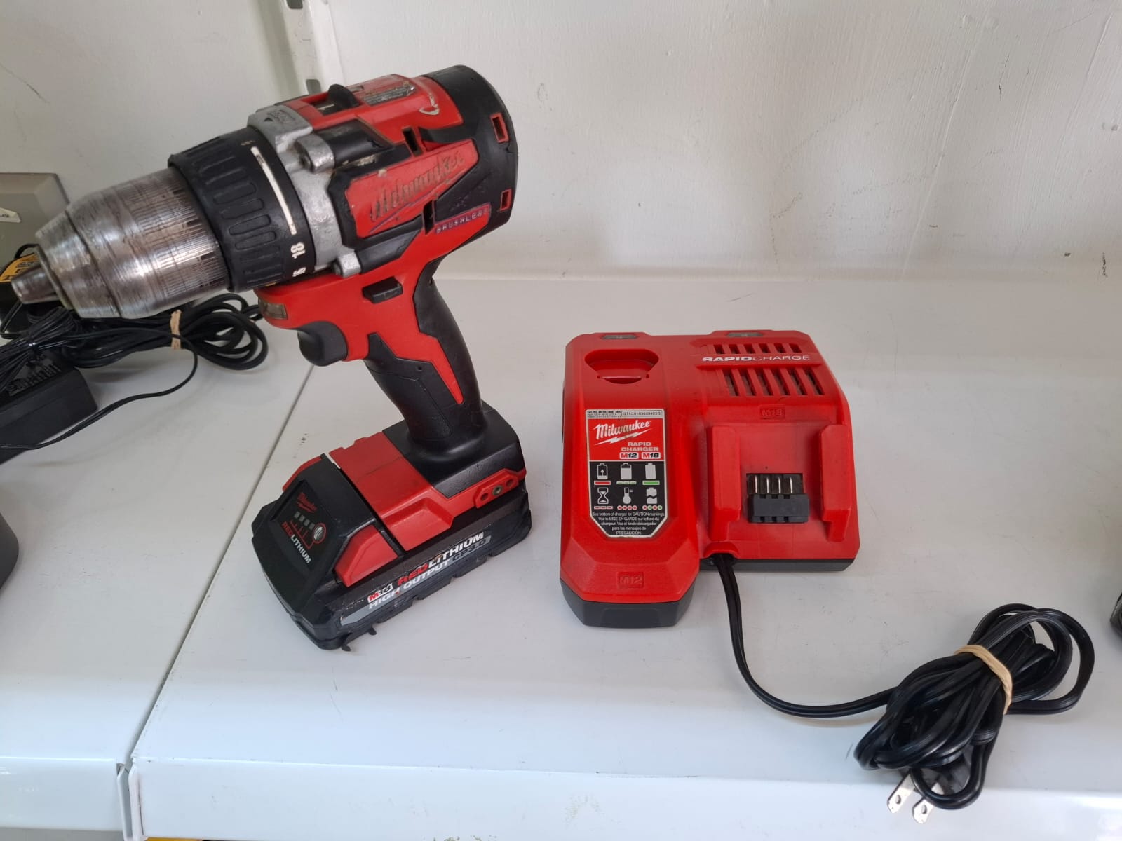 TALADRO INALAMBRICO MILWAUKEE M18 BRUSHLESS
