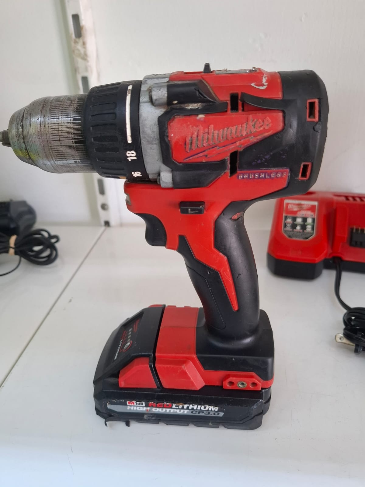 TALADRO INALAMBRICO MILWAUKEE M18 BRUSHLESS