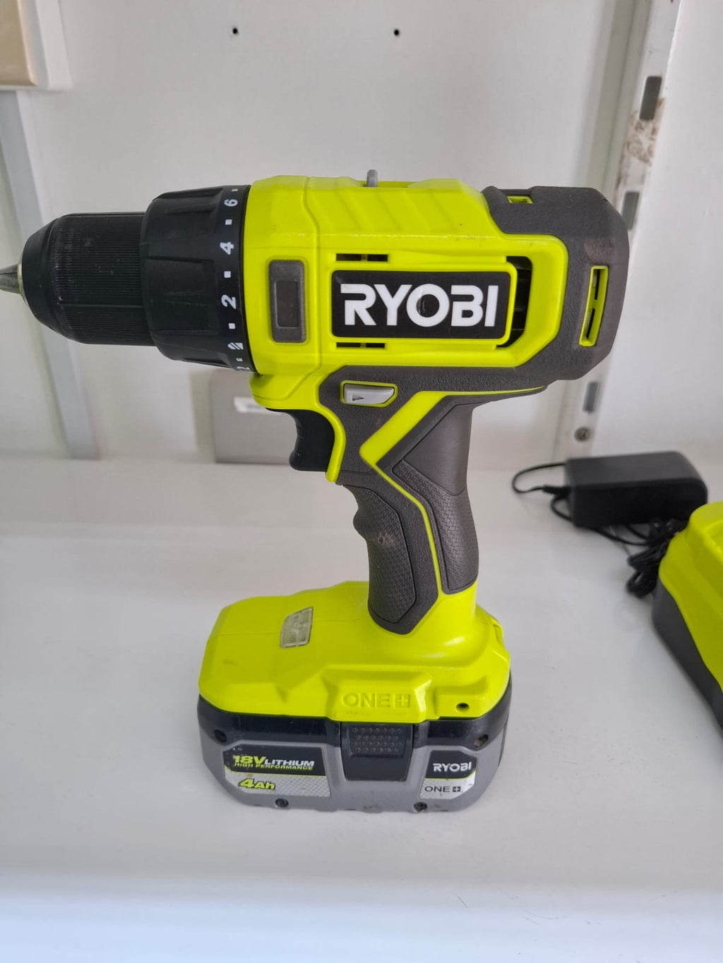 KIT 2 TALADROS INALAMBRICOS RYOBI ONE +