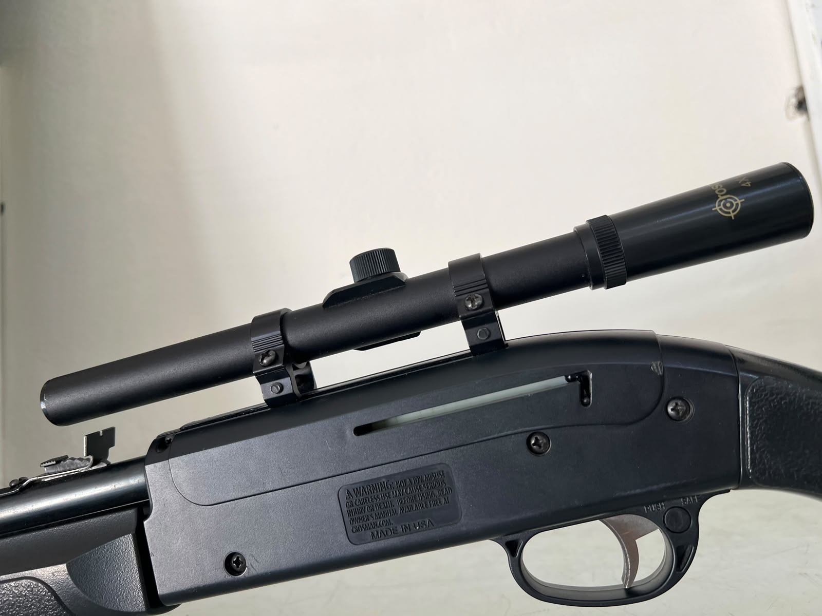 Rifle Crosman Legacy 1000 Mira 4x Multipompazos de Diabolos Calibre .177(4.5mm)