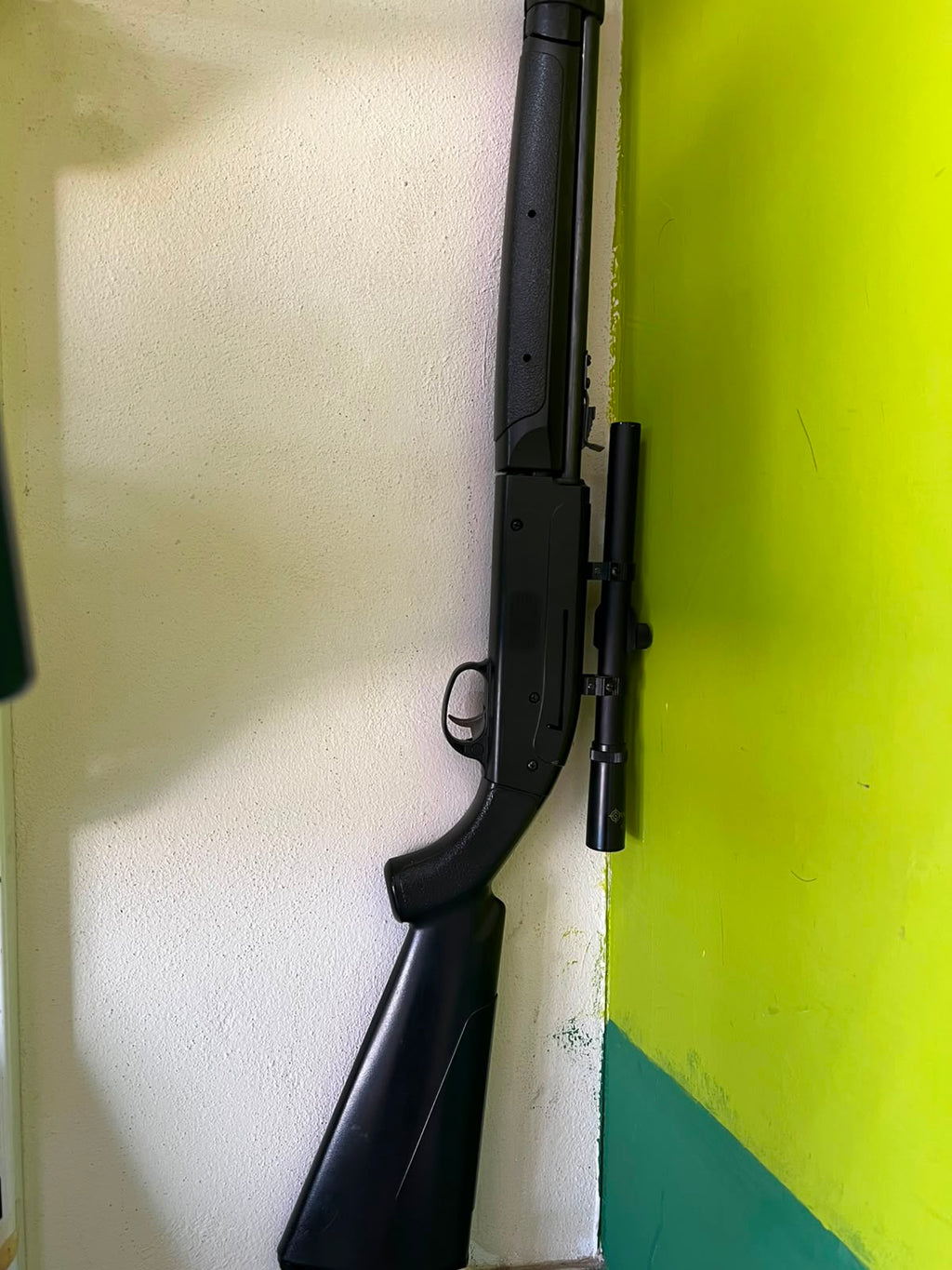 Rifle Crosman Legacy 1000 Mira 4x Multipompazos de Diabolos Calibre .177(4.5mm)