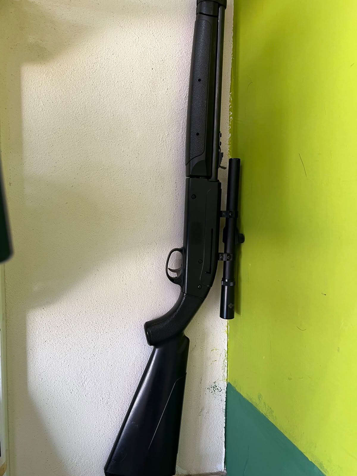 Rifle Crosman Legacy 1000 Mira 4x Multipompazos de Diabolos Calibre .177(4.5mm)